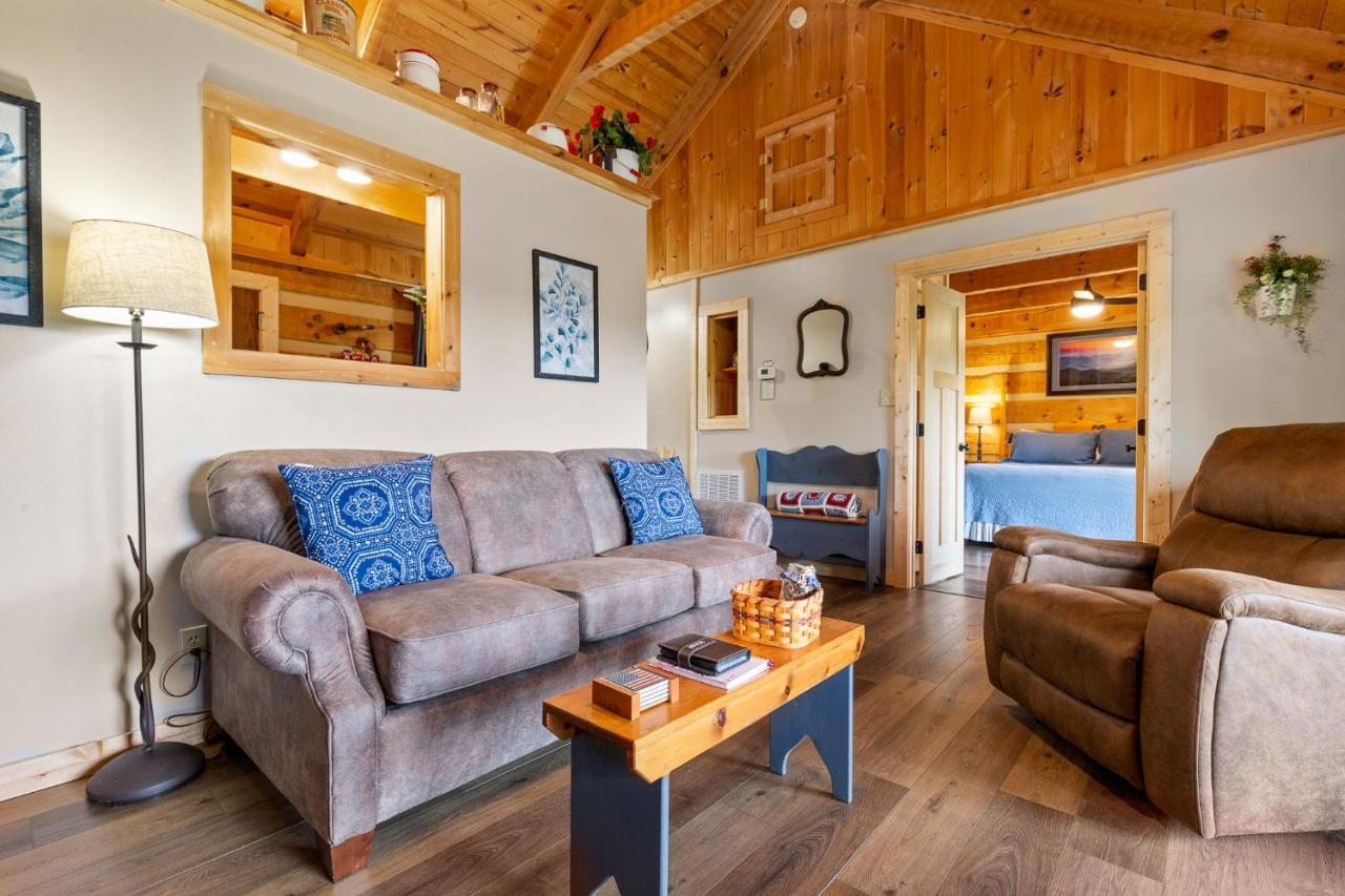 Nestled Inn McCookville Экстерьер фото