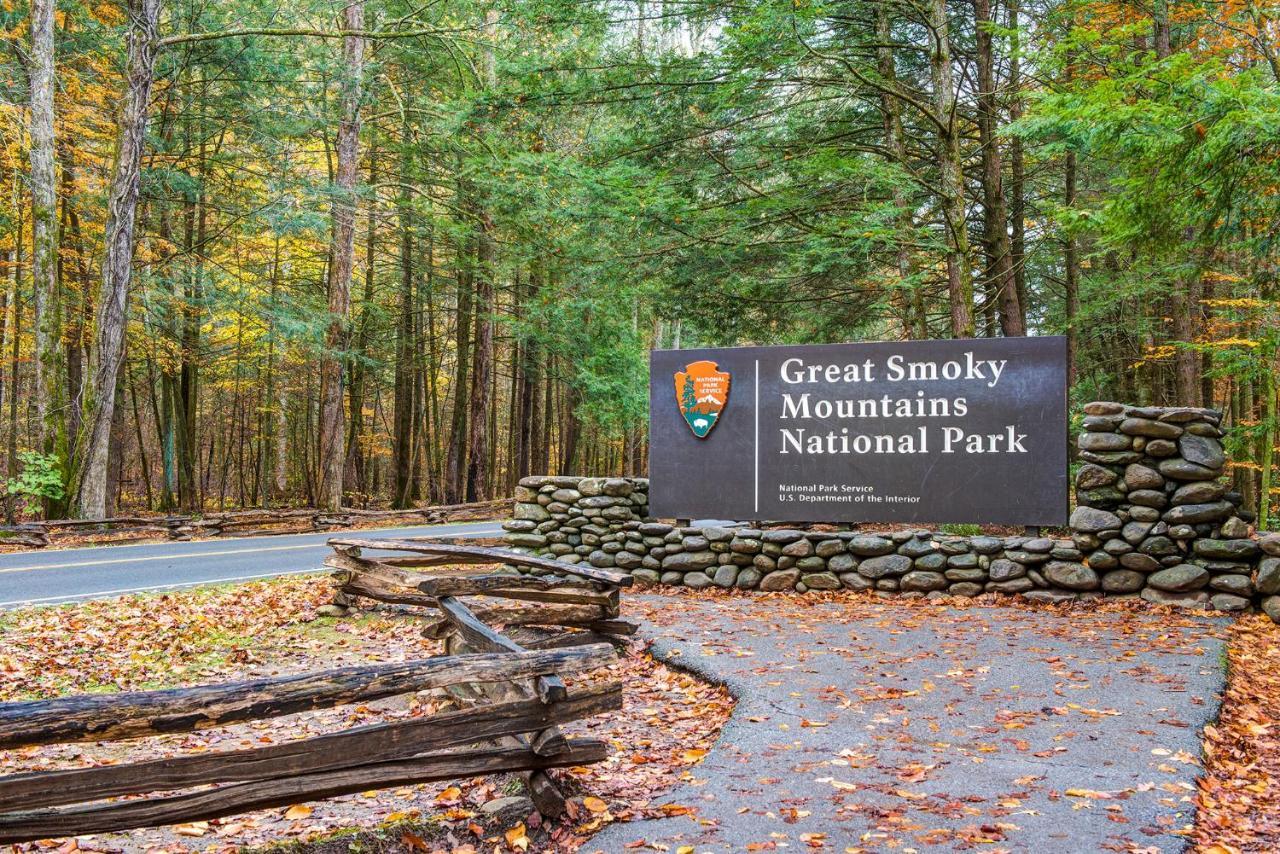 Nestled Inn McCookville Экстерьер фото